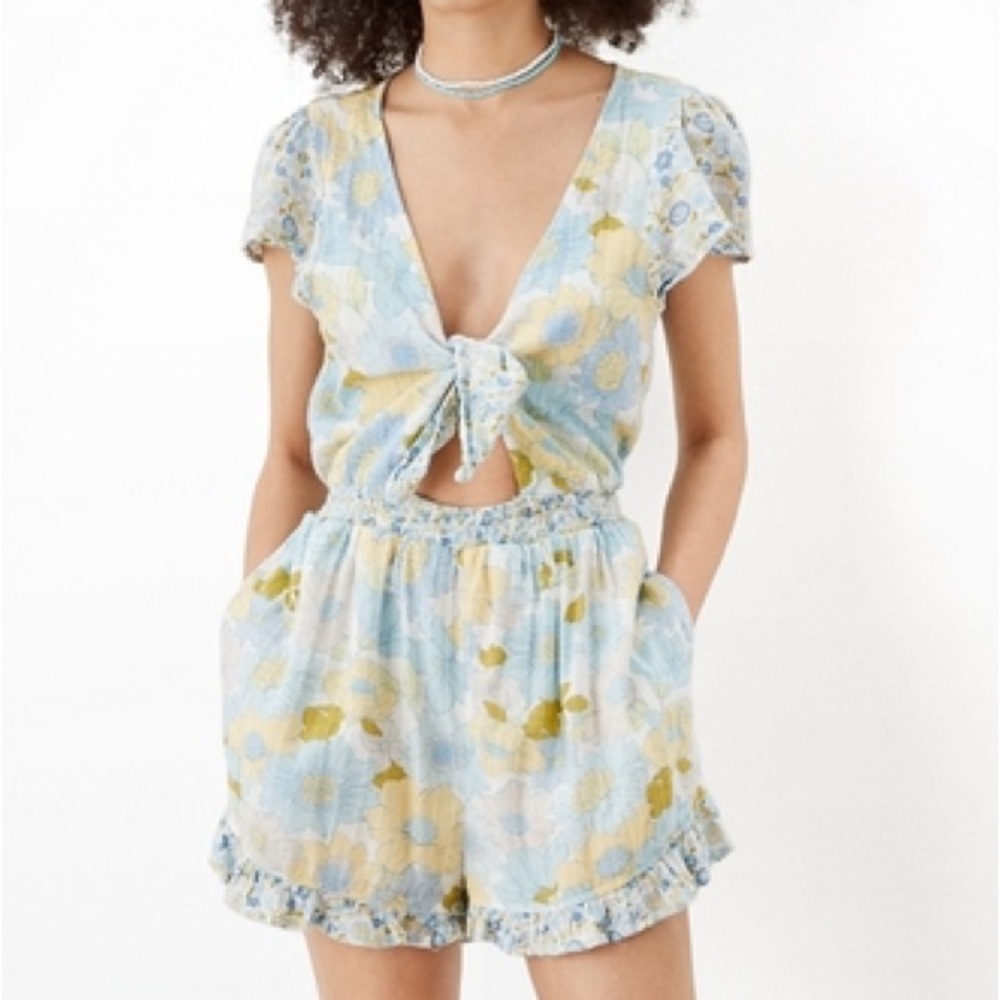 American Eagle FLORAL CUT-OUT TIE-FRONT ROMPER